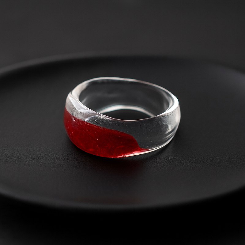 Мастер класс по созданию украшений москва — кадр с занятия в мастерской GlassBaker