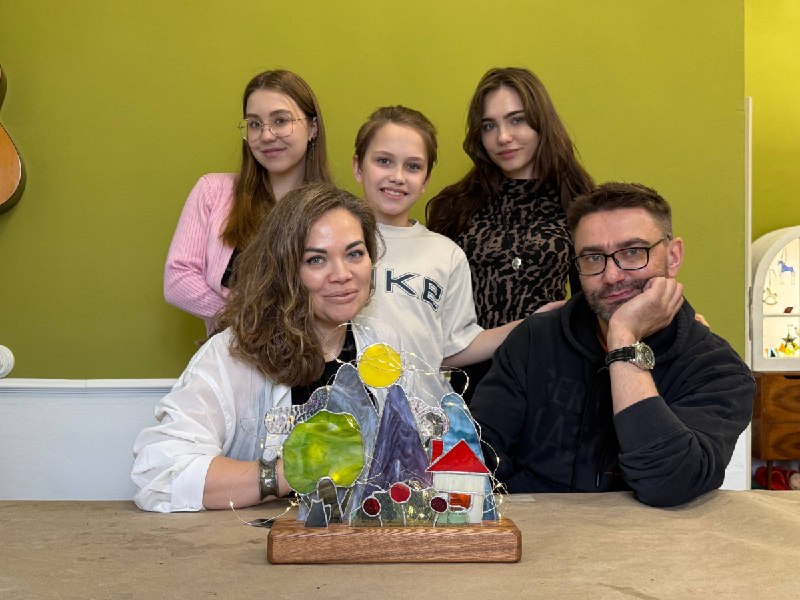 Фото с занятия GlassBaker: Мастер-класс «Дом в горах» для семьи или компании