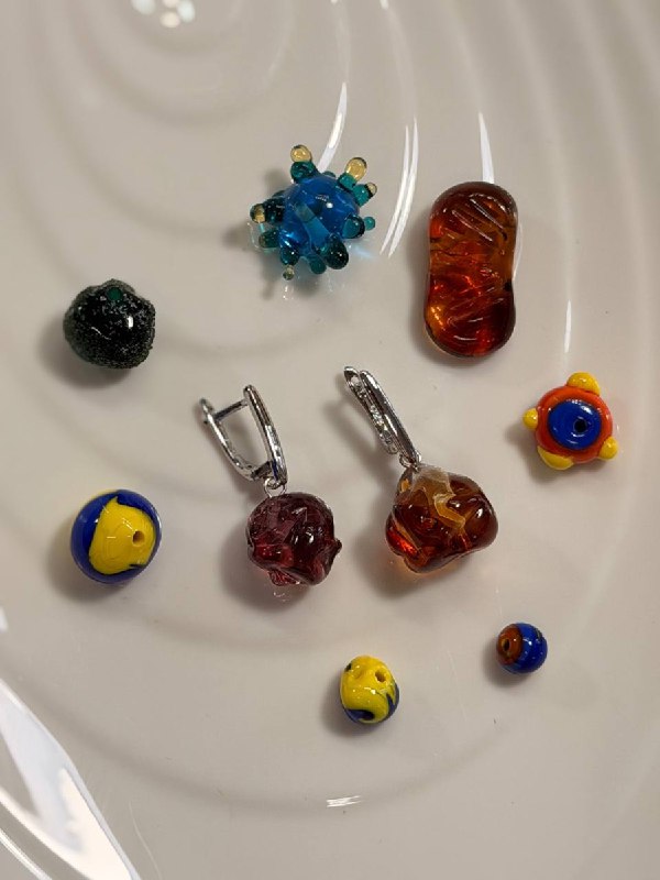 Фото с мастер-класса по стеклу в мастерской GlassBaker
