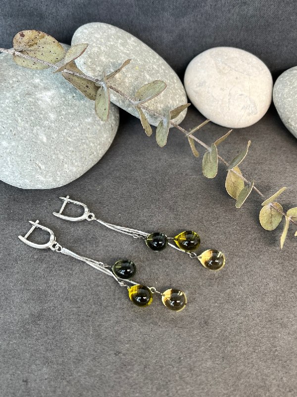Длинные серьги GlassBaker с прозрачными оливковыми и янтарными бусинами