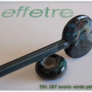 591287 Слоновая кость с нефтяным зелёным