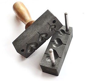 3 Heart Shaped Графитовый Press Horizontal Hole — категория Графитовые инструменты